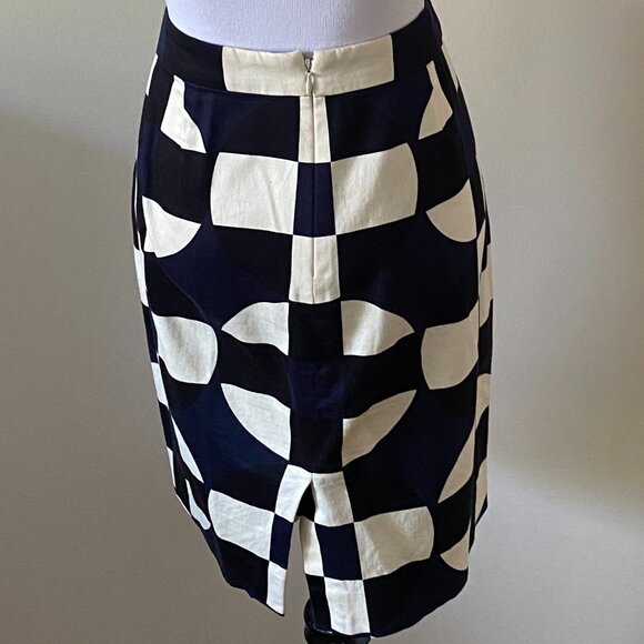 J. Crew The Pencil Skirt Geometric Print – Size 6 - Picture 3 of 3
